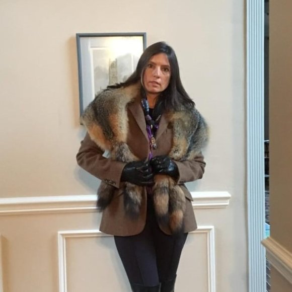 Gucci Gloves scarf, Chanel tights, Mulberry bag - Picture 1 of 16